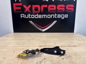 Gebruikte Motorkap Scharnier Tesla Model 3 Long Range AWD 75 kWh Prijs € 49,00 Margeregeling aangeboden door Express Autodemontage