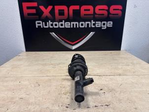 Gebruikte Schokdemper links-voor Volkswagen Golf VII (AUA) 2.0 GTI 16V Performance Package Prijs € 175,00 Margeregeling aangeboden door Express Autodemontage