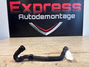 Gebruikte Radiateurslang Volkswagen Passat Variant (3G5) 1.4 GTE 16V Prijs € 9,00 Margeregeling aangeboden door Express Autodemontage