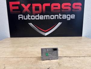 Gebruikte Wireless charger Opel Astra L (F3/FB/FM/FP) Electric 54 kWh Prijs € 95,00 Margeregeling aangeboden door Express Autodemontage