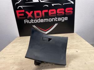 Gebruikte Dashboardkastje Peugeot 5008 III (KA/KB/KC) Prijs € 45,00 Margeregeling aangeboden door Express Autodemontage