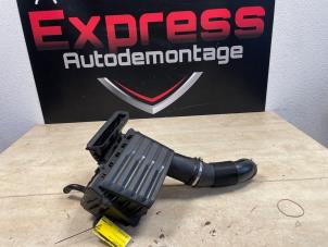 Gebruikte Luchtfilterhuis Skoda Octavia Combi (NXAC) 1.0 TSI e-TEC 12V Prijs € 70,00 Margeregeling aangeboden door Express Autodemontage