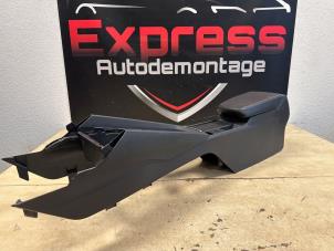 Gebruikte Middenconsoles Skoda Octavia Combi (NXAC) 1.0 TSI e-TEC 12V Prijs € 150,00 Margeregeling aangeboden door Express Autodemontage