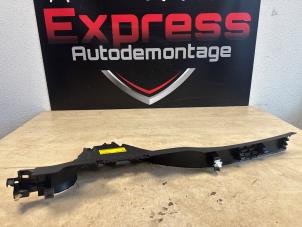 Gebruikte Stijl midden-links Peugeot Expert (V1/VA/VB/VE/VF/VT/VY) 2.0 Blue HDi 145 16V Prijs € 25,00 Margeregeling aangeboden door Express Autodemontage