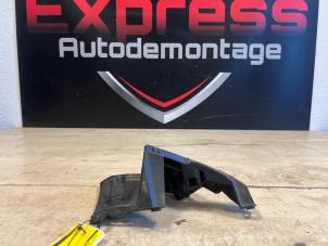 Gebruikte Bumpersteun links-achter Opel Astra L (F3/FB/FM/FP) Electric 54 kWh Prijs € 35,00 Margeregeling aangeboden door Express Autodemontage