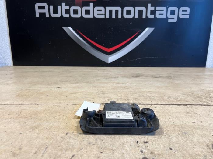 Gebruikte Dode hoek sensor Landrover Range Rover Velar (LY) 2.0 D180 AWD Prijs € 79,00 Margeregeling aangeboden door Express Autodemontage