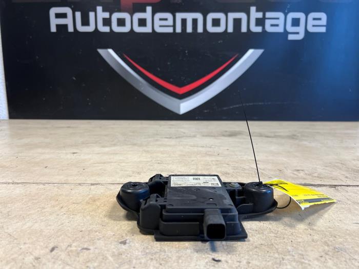 Gebruikte Dode hoek sensor Landrover Range Rover Velar (LY) 2.0 D180 AWD Prijs € 79,00 Margeregeling aangeboden door Express Autodemontage