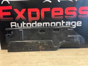 Gebruikte Beschermplaat bodem Peugeot Rifter (ER/EC/EZ) e-Rifter Prijs € 75,00 Margeregeling aangeboden door Express Autodemontage