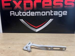 Gebruikte Motorkap Scharnier Peugeot Rifter (ER/EC/EZ) e-Rifter Prijs € 45,00 Margeregeling aangeboden door Express Autodemontage