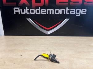 Gebruikte Tankklep Vergrendelingsmotor Peugeot 3008 Prijs op aanvraag aangeboden door Express Autodemontage