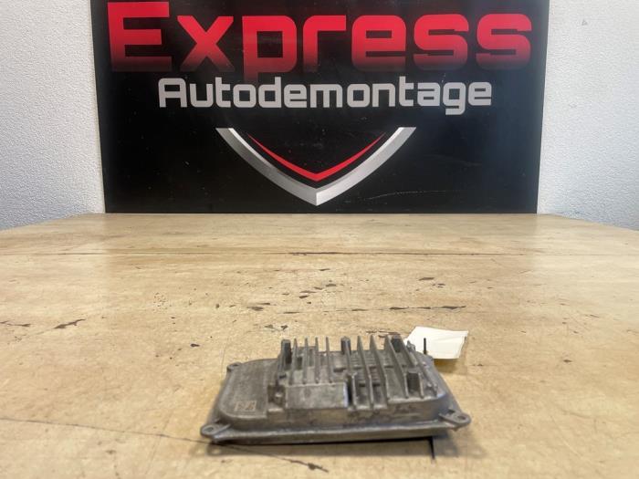 Gebruikte Module LED koplamp Mercedes Diversen Prijs € 100,00 Margeregeling aangeboden door Express Autodemontage