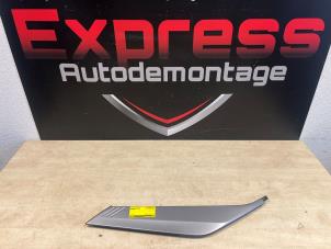 Gebruikte Stijl links-achter Peugeot 5008 III (KA/KB/KC) Prijs op aanvraag aangeboden door Express Autodemontage