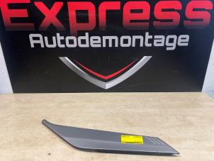 Gebruikte Stijl rechts-achter Peugeot 5008 III (KA/KB/KC) Prijs op aanvraag aangeboden door Express Autodemontage