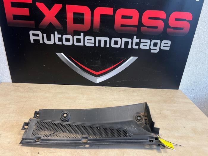 Gebruikte Paravan Peugeot 5008 III (KA/KB/KC) Prijs op aanvraag aangeboden door Express Autodemontage