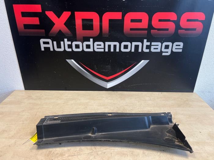 Gebruikte Paravan Peugeot 5008 III (KA/KB/KC) Prijs op aanvraag aangeboden door Express Autodemontage