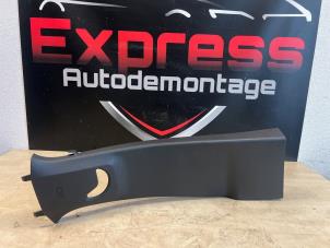 Gebruikte Middenstijl rechts Peugeot 5008 III (KA/KB/KC) Prijs € 50,00 Margeregeling aangeboden door Express Autodemontage