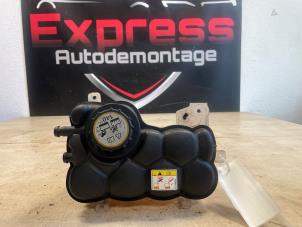 Gebruikte Expansievat Landrover Range Rover Velar (LY) 2.0 D240 AWD Prijs € 25,00 Margeregeling aangeboden door Express Autodemontage