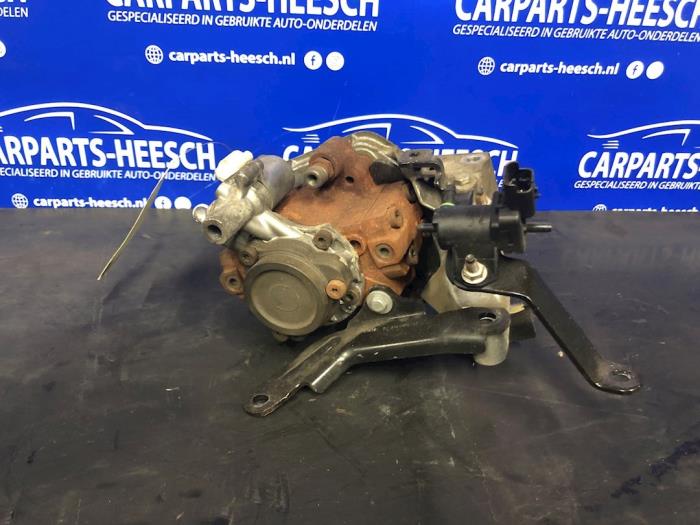 Gebruikte Hogedrukpomp Volvo XC70 (SZ) XC70 2.4 T 20V Prijs € 175,00 Margeregeling aangeboden door Carparts Heesch