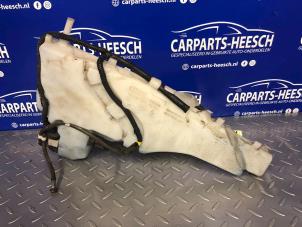 Gebruikte Ruitensproeiertank voor Volvo V70 (SW) 2.3 T5 20V Prijs op aanvraag aangeboden door Carparts Heesch