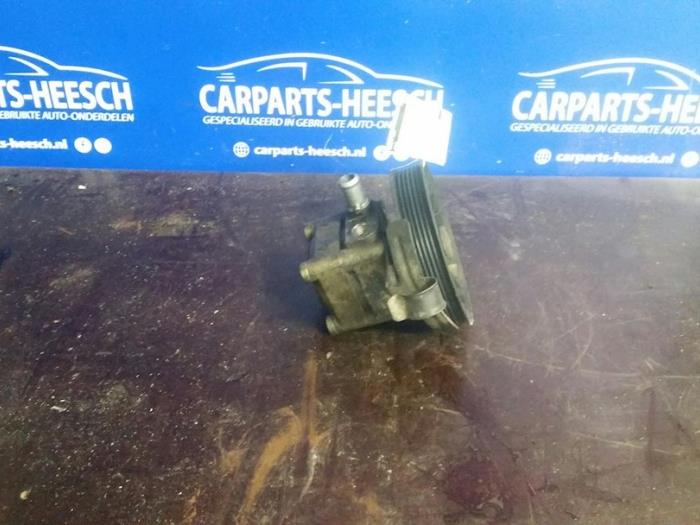 Gebruikte Servopomp Volvo V70 (SW) 2.3 T5 20V Prijs op aanvraag aangeboden door Carparts Heesch
