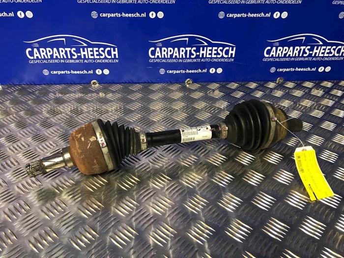 Gebruikte Steekas links-voor Volvo V60 I (FW/GW) 2.0 D3 20V Prijs € 75,00 Margeregeling aangeboden door Carparts Heesch