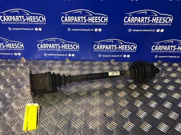 Gebruikte Aandrijfas rechts-voor Audi A4 Prijs € 75,00 Margeregeling aangeboden door Carparts Heesch