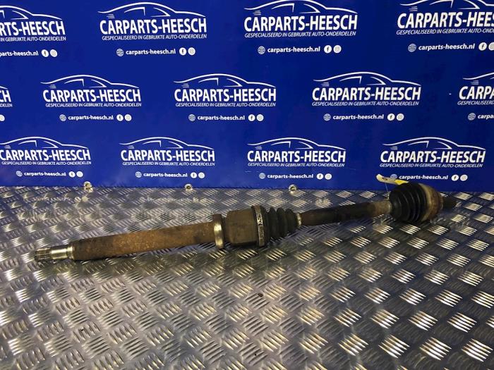 Gebruikte Aandrijfas rechts-voor Volvo V50 (MW) 1.8 16V Prijs € 50,00 Margeregeling aangeboden door Carparts Heesch