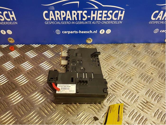 Gebruikte Start/Stop computer Volvo V60 I (FW/GW) 1.6 T3 16V Prijs € 40,00 Margeregeling aangeboden door Carparts Heesch