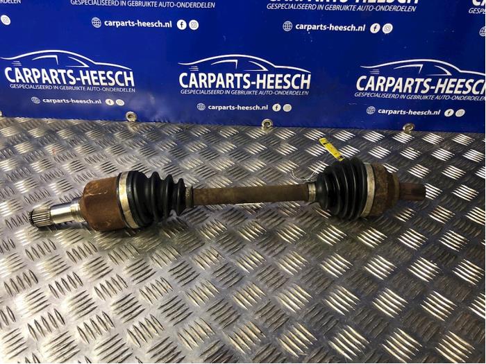 Gebruikte Aandrijfas links-voor Ford Focus 2 C+C 2.0 16V Prijs € 40,00 Margeregeling aangeboden door Carparts Heesch