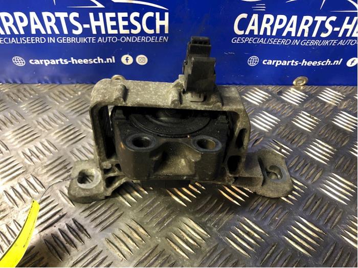 Gebruikte Motorrubber Ford Focus 2 C+C 2.0 16V Prijs € 30,00 Margeregeling aangeboden door Carparts Heesch