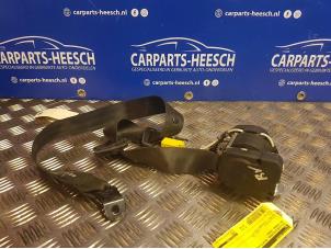 Gebruikte Veiligheidsgordel rechts-voor Volkswagen Touran Prijs € 40,00 Margeregeling aangeboden door Carparts Heesch