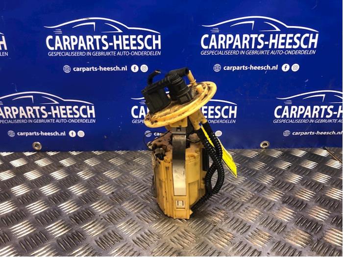Gebruikte Brandstofpomp Elektrisch Volvo V70 (SW) 2.4 D5 20V Prijs € 40,00 Margeregeling aangeboden door Carparts Heesch