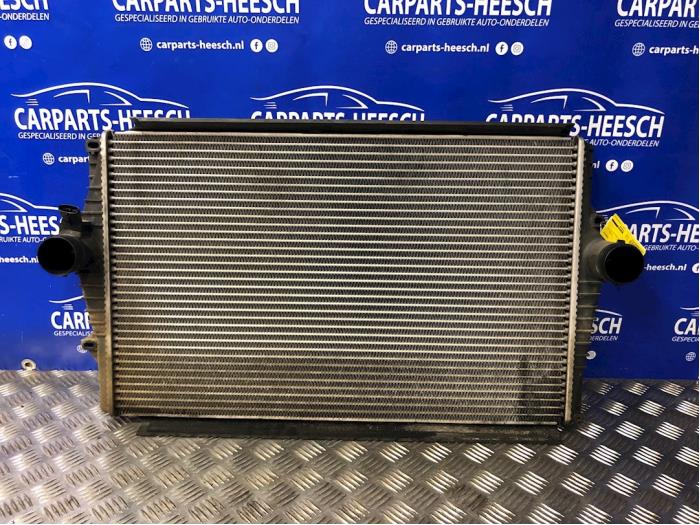 Gebruikte Intercooler Volvo V70 (SW) 2.4 D5 20V Prijs € 60,00 Margeregeling aangeboden door Carparts Heesch