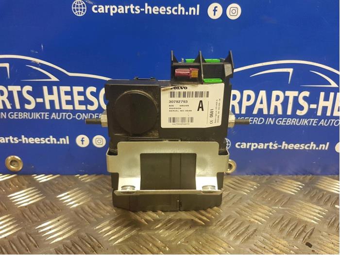 Gebruikte Telefoon Module Volvo XC90 I 2.4 D5 20V Prijs € 75,00 Margeregeling aangeboden door Carparts Heesch