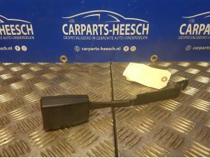 Gebruikte Veiligheidsgordel Insteek links-voor Volkswagen Caddy Prijs € 21,00 Margeregeling aangeboden door Carparts Heesch