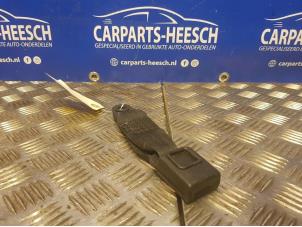 Gebruikte Veiligheidsgordel Insteek midden-achter Ford C-Max Prijs € 21,00 Margeregeling aangeboden door Carparts Heesch