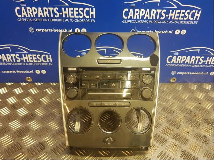 Radio CD Speler van een Mazda 6 2002