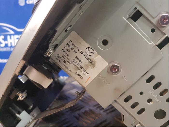 Radio CD Speler van een Mazda 6 2002