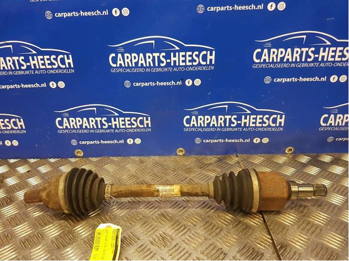 Gebruikte Steekas links-voor Ford Focus 2 1.8 16V Prijs € 40,00 Margeregeling aangeboden door Carparts Heesch
