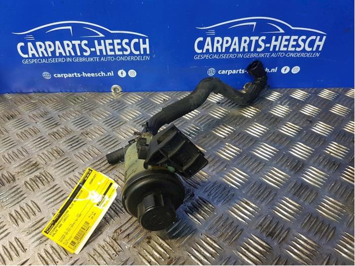 Gebruikte Servo Oliereservoir Volvo V60 I (FW/GW) 1.6 DRIVe Prijs € 20,00 Margeregeling aangeboden door Carparts Heesch