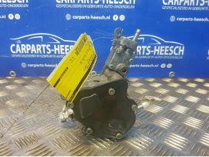 Gebruikte Vacuumpomp (Diesel) Volkswagen Transporter T5 1.9 TDi Prijs € 75,00 Margeregeling aangeboden door Carparts Heesch