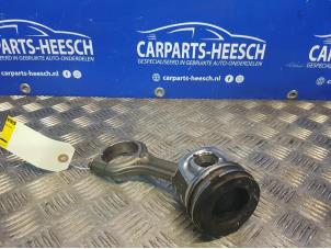 Gebruikte Zuiger Volvo C30 (EK/MK) 1.6 D2 16V Prijs € 60,00 Margeregeling aangeboden door Carparts Heesch