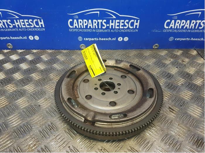 Dubbele massa vliegwiel van een Audi A4 Cabrio (B7) 1.8 T 20V 2006