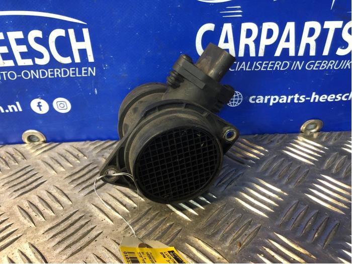 Gebruikte Luchtmassameter BMW 3-Serie Prijs € 15,00 Margeregeling aangeboden door Carparts Heesch