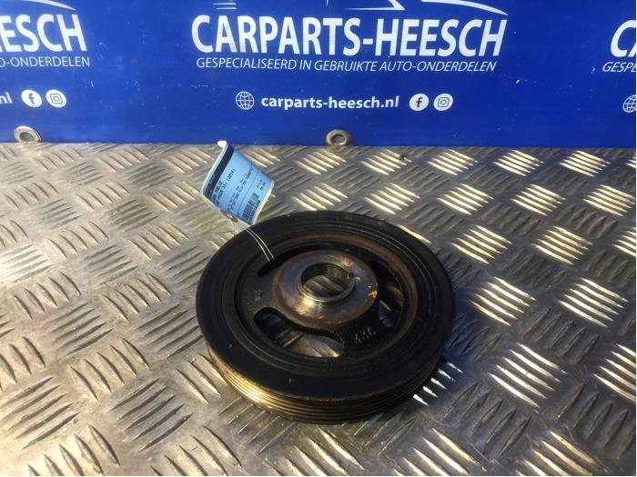 Gebruikte Poelie Krukas Ford Focus 3 Wagon 1.6 TDCi 115 Prijs € 25,00 Margeregeling aangeboden door Carparts Heesch