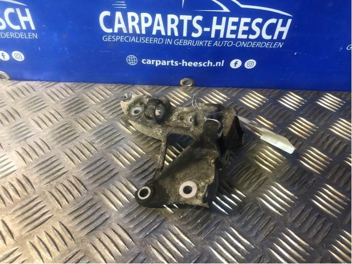 Steun (diversen) van een Ford Focus 3 Wagon 1.6 TDCi 115 2014
