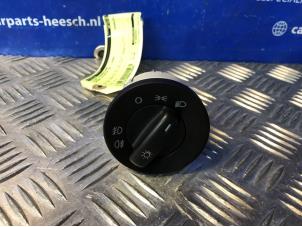 Gebruikte Licht Schakelaar Skoda Octavia (1Z3) 2.0 FSI 16V Prijs € 20,00 Margeregeling aangeboden door Carparts Heesch