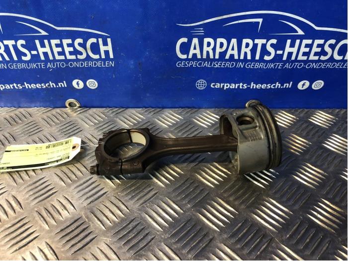 Gebruikte Zuiger Volvo S60 Prijs € 50,00 Margeregeling aangeboden door Carparts Heesch