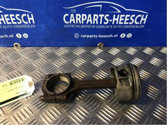 Gebruikte Zuiger Volvo S60 Prijs € 50,00 Margeregeling aangeboden door Carparts Heesch