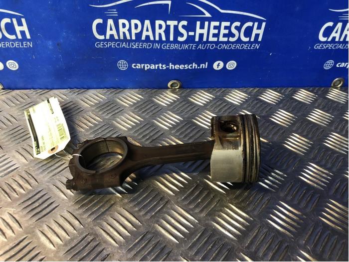 Gebruikte Zuiger Volvo S80 Prijs € 50,00 Margeregeling aangeboden door Carparts Heesch